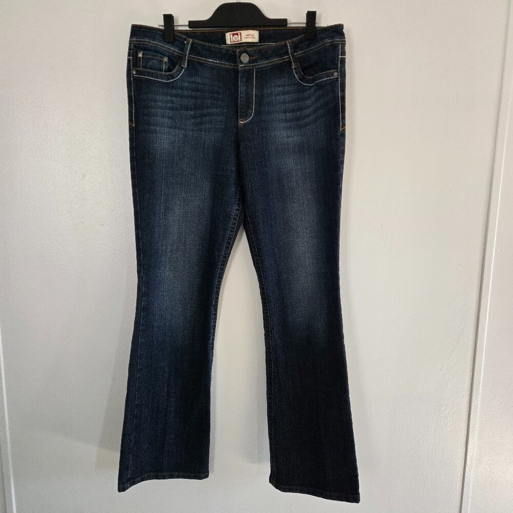 (L.E.I) ASHLEY Low-rise Bootcut Jeans